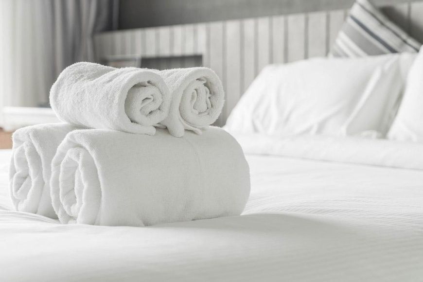 Полотенце белое для ванной KR Hotel 70х140см 600 г/м2 главное фото