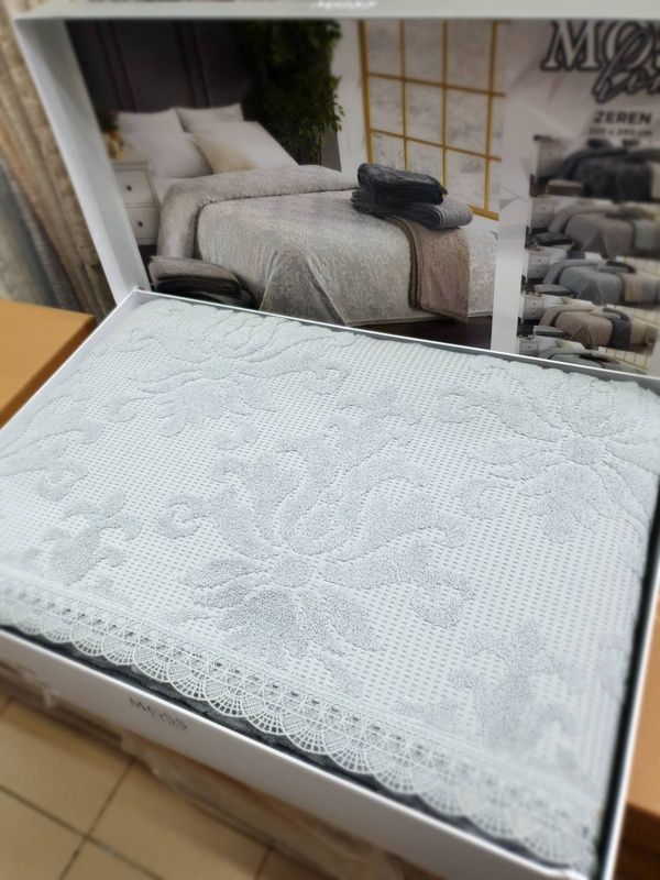 Махрове покривало з мереживом Moss Home Zeren Grey 220&times;240 см головне фото