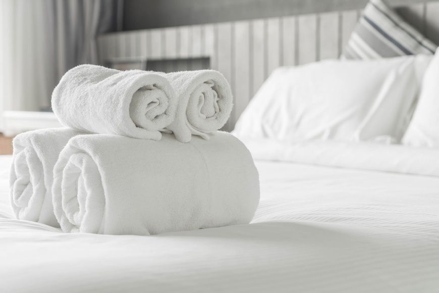 Полотенце белое KR Hotel 50х90 см 600 г/м2 главное фото