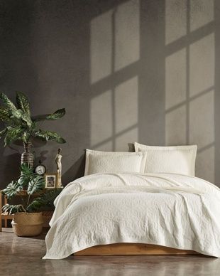 Жаккардовое покрывало с наволочками Saheser Lucette cream 240*260+две наволочки 50&times;70см главное фото